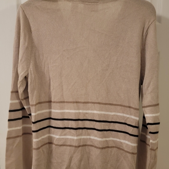 𝅺SWEATER - Picture 2 of 3